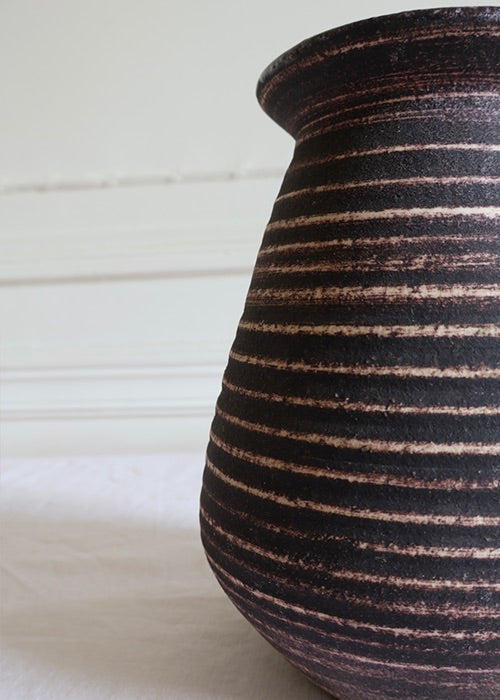 Vase Accolay à Bandes Blanches & Noires
