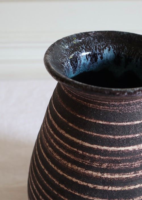 Vase Accolay à Bandes Blanches & Noires