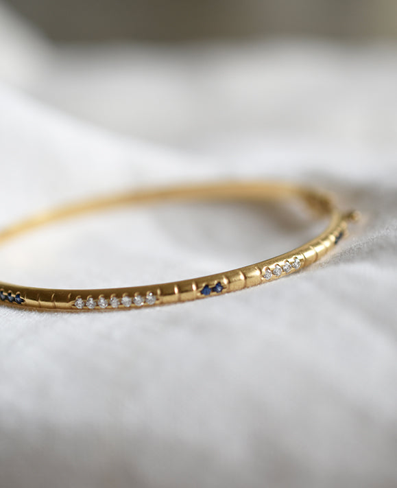 Bracelet Lignes F. Or jaune, Saphirs et Diamants